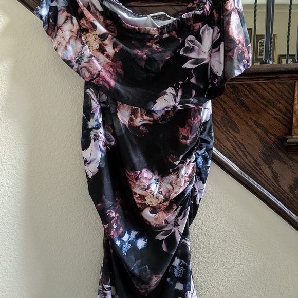 Maternity party dress - Picture 3 of 3